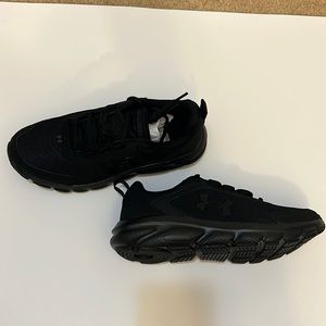 Under Armour womens ‘Charged Assert 9’ sz 7.5